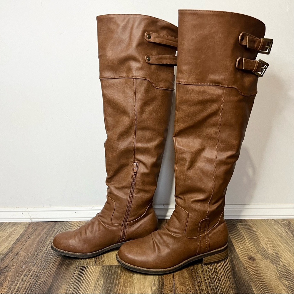 Qupid Woman's Brown Faux Leather Tall Knee-High Pull On Riding Boots Sz 8 Buckle
